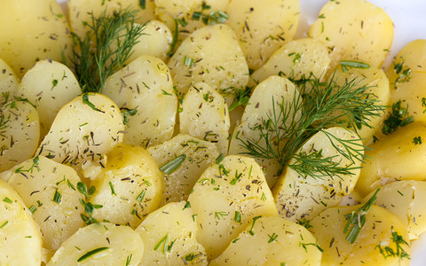Mięso i ziemniaki wciąż są podstawą polskiego obiadu