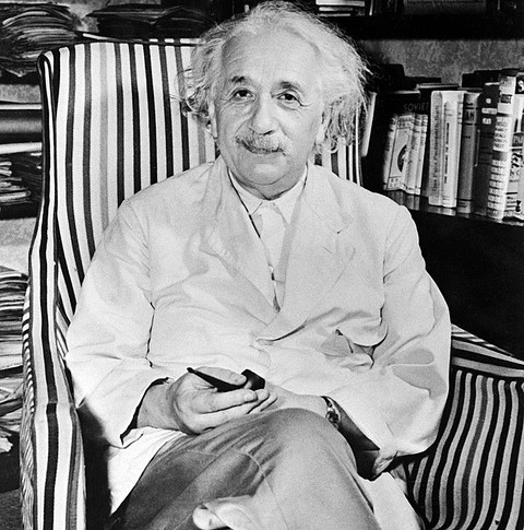 Teoria szczęścia Einsteina? Ciche i skromne życie
