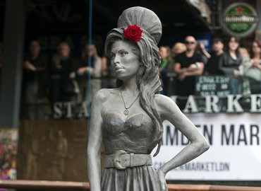 W Londynie stanął pomnik Amy Winehouse!