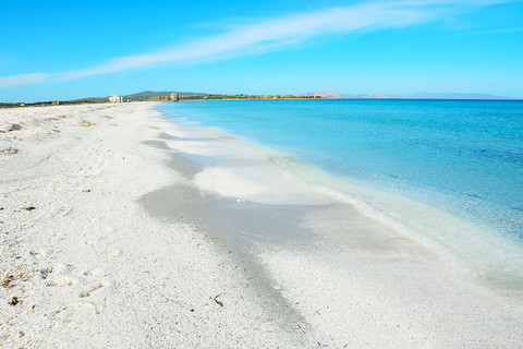 Na tę plażę na Sardynii nie wejdziesz z ręcznikiem i torbą