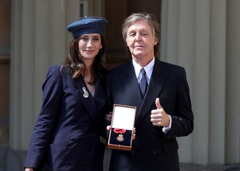 Paul McCartney odznaczony przez królową