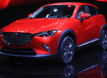 Mazda wprowadza małego SUV-a