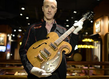 Gitara Johna Lennona sprzedana za 380 tys. funtów!