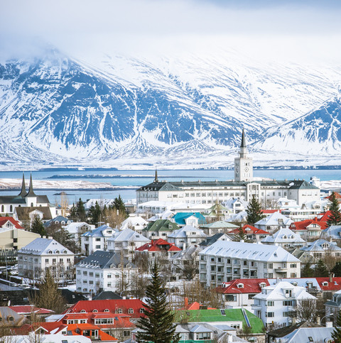 Zarobki i koszty życia na Islandii