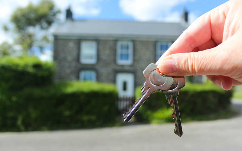 Ile pieniędzy faktycznie potrzebujesz, aby kupić dom w UK?