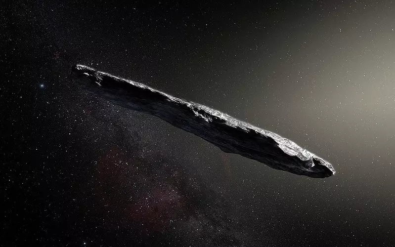 Czy Oumuamua to statek zwiadowczy kosmitów udający się na Ziemię?