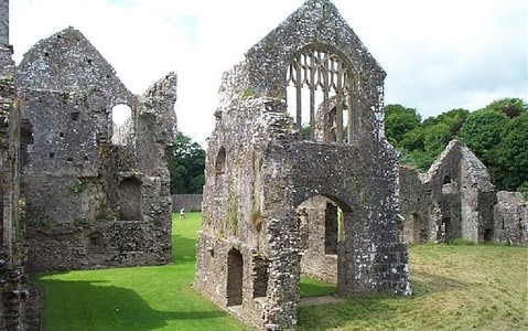 Malownicze ruiny w Lamphey