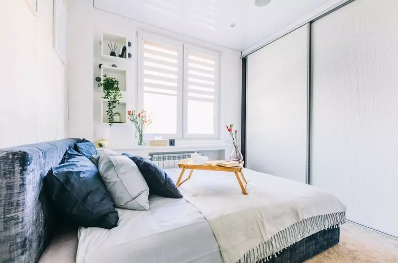 Sypialnia w małym mieszkaniu – jak maksymalnie wykorzystać przestrzeń?