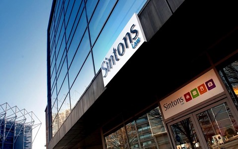Pomagająca Polakom kancelaria Sintons ponownie wśród najlepszych w UK