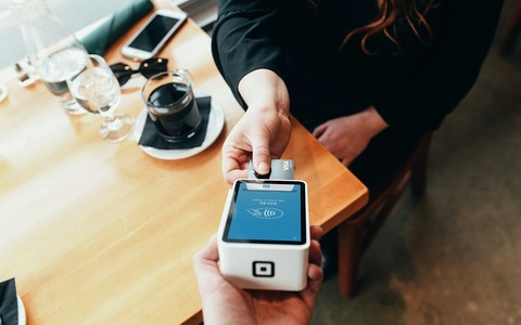 Card payment habits among Poles in the UK are shifting in 2026