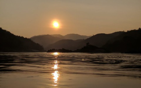 Slow-boat z Tajlandii do Laosu - nie taki slow! Dwudniowy spływ Mekongiem