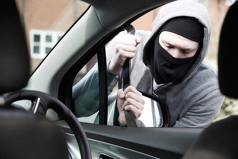 Kradzież samochodu lub tablic rejestracyjnych
