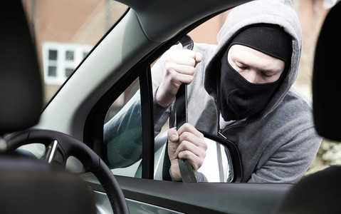 Kradzież samochodu lub tablic rejestracyjnych