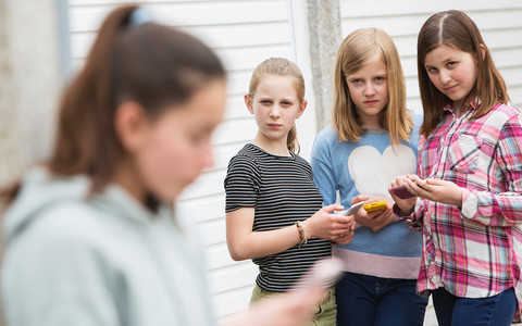 Cyberbullying: Nowe zagrożenie dla dzieci 